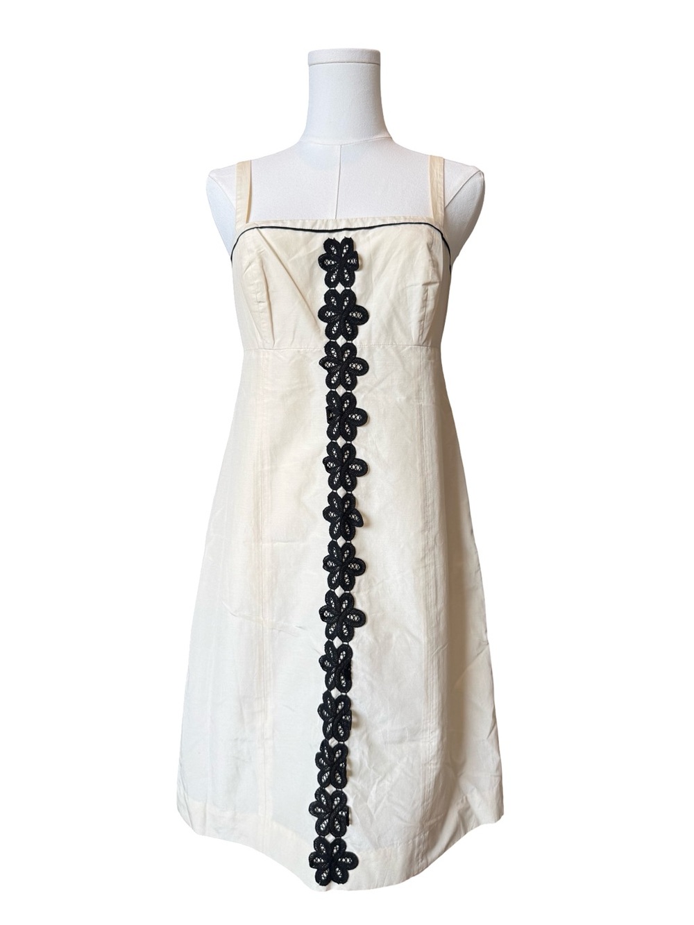 Lilly Pulitzer Cream Silk Cotton Dress Size 4 Black Floral Appliqué